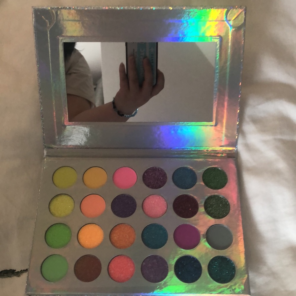 Glow in the Dark Eyeshadow Palette